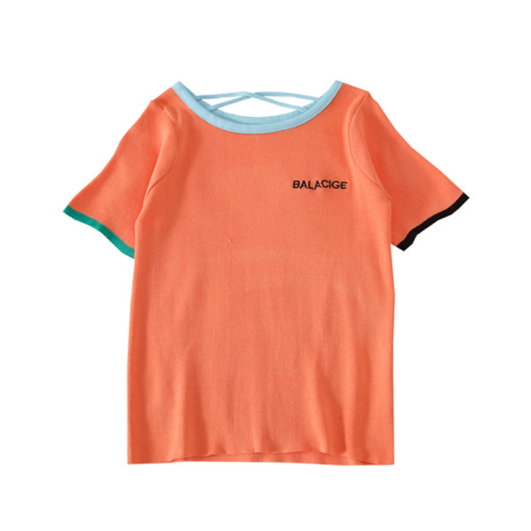 Alkalmi női póló felirattal, kerek nyakkivágással