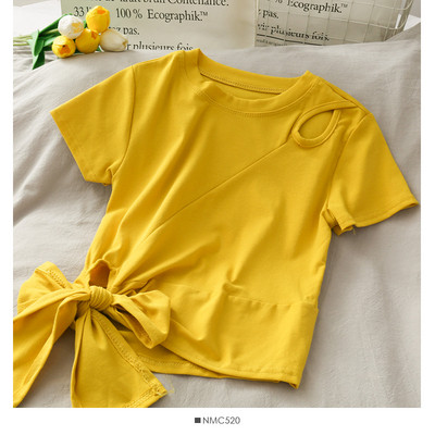 Ikdienas sieviešu blūze ar ovālu kakla izgriezumu un lentīti