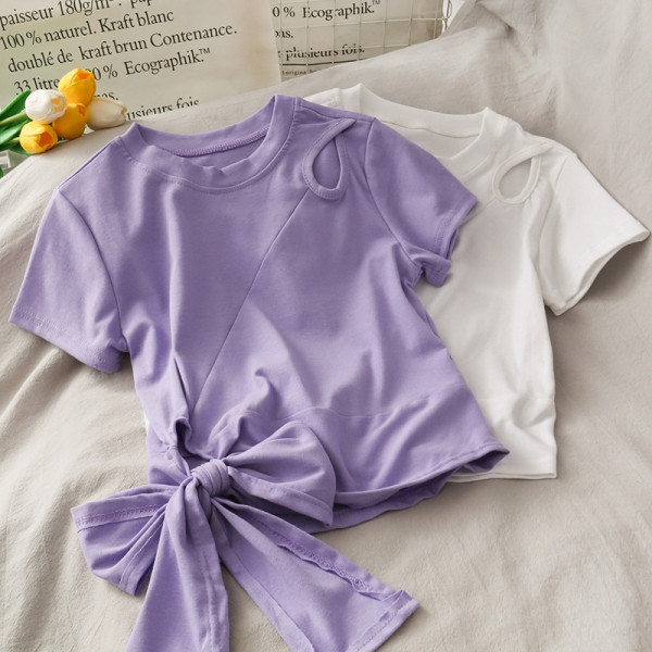 Ikdienas sieviešu blūze ar ovālu kakla izgriezumu un lentīti