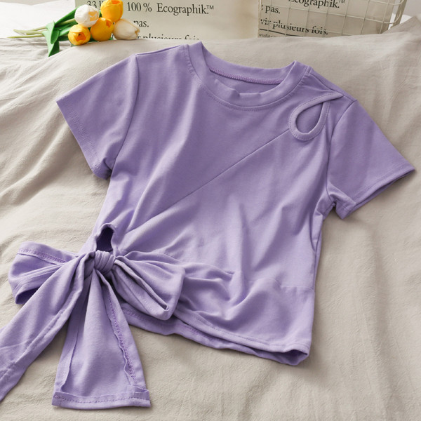 Ikdienas sieviešu blūze ar ovālu kakla izgriezumu un lentīti