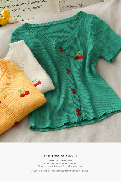 Női blúz kordbársony mezből, hímzéssel és gombokkal