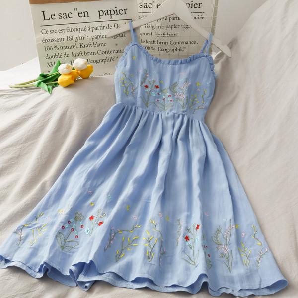 Retro naiste kleit peenikeste rihmade ja tikandiga