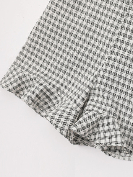 Pantaloni scurți de damă în carouri cu talie înaltă