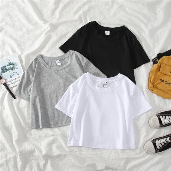 Naiste t-särgi tavaline mudel ümara kaelusega ja lühikeste varrukatega