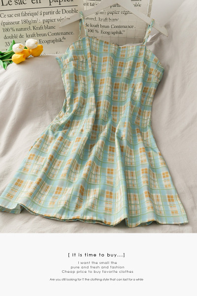 Väljalõigatud naiste roheline peenikeste rihmadega kleit