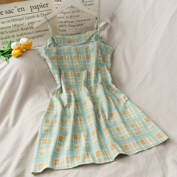 Väljalõigatud naiste roheline peenikeste rihmadega kleit