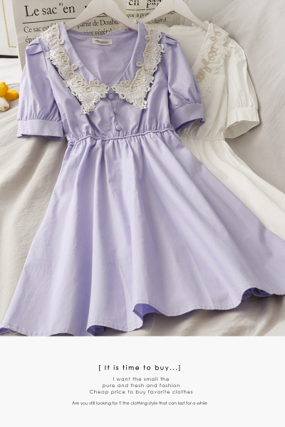 Rochie retro de dama decupata cu decolteu spitz si dantela