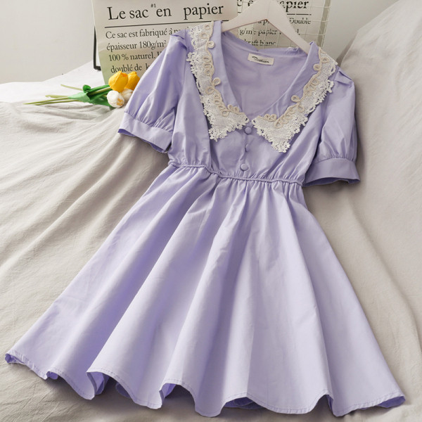 Rochie retro de dama decupata cu decolteu spitz si dantela