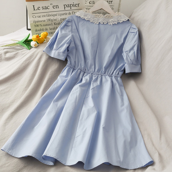 Rochie retro de dama decupata cu decolteu spitz si dantela