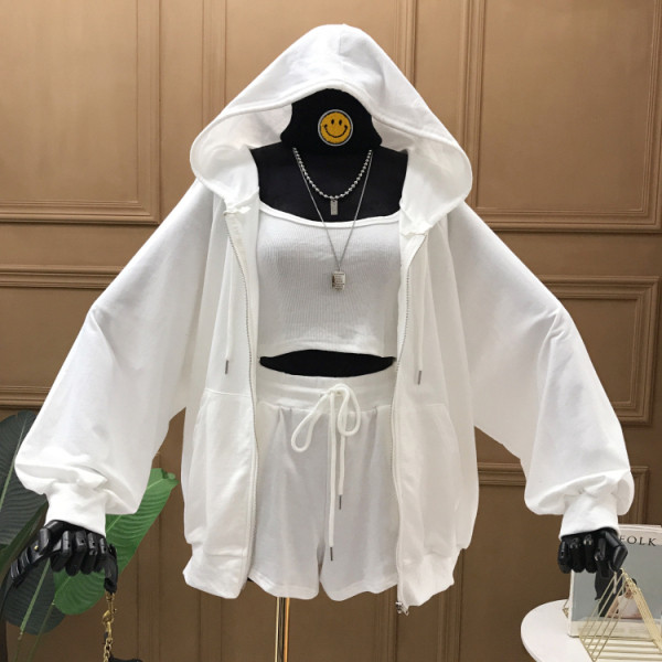 Set pentru femei din trei părți, inclusiv hanorac, maiou și pantaloni scurți