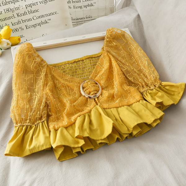 Sieviešu blūze ar špica kakla izgriezumu un metāla elementu