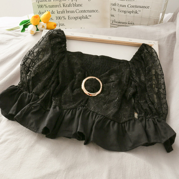 Sieviešu blūze ar špica kakla izgriezumu un metāla elementu