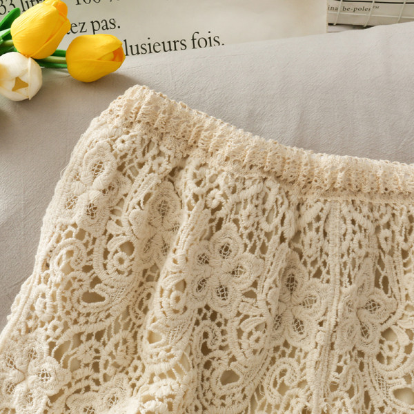 Naiste lühikesed pitsist püksid