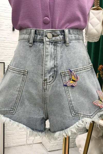 Model nou de pantaloni scurți din denim cu fluturi 3D