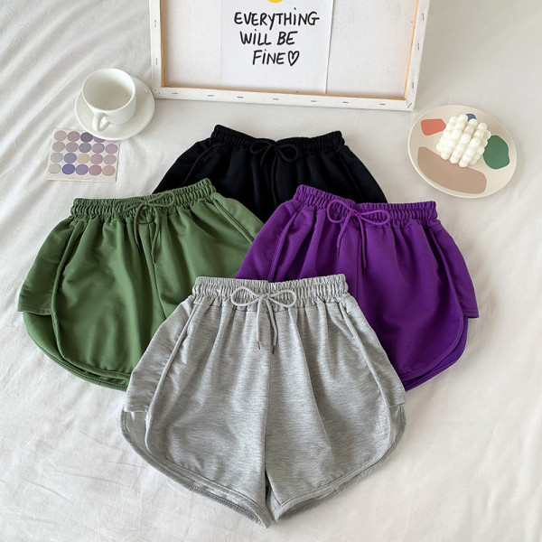 Naiste lühikesed püksid tikandite ja lipsudega