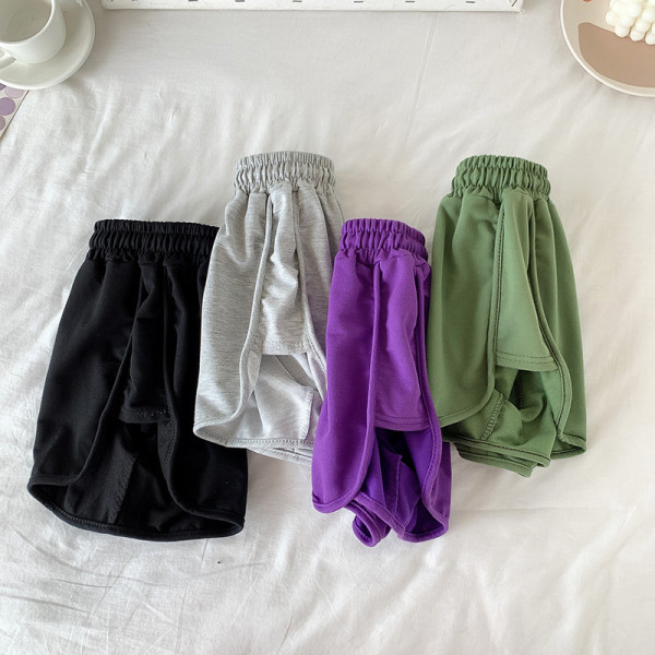 Naiste lühikesed püksid tikandite ja lipsudega