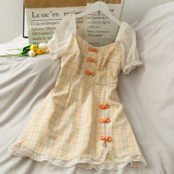 Rochie retro dama cu tul si trandafiri 3D