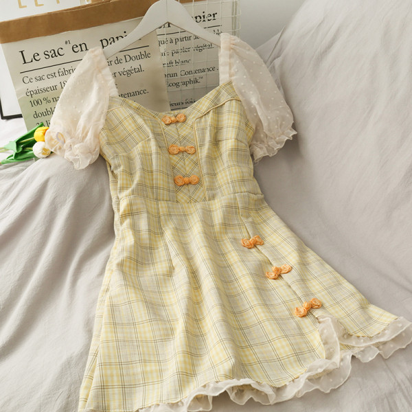 Rochie retro dama cu tul si trandafiri 3D