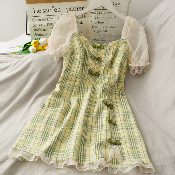 Rochie retro dama cu tul si trandafiri 3D