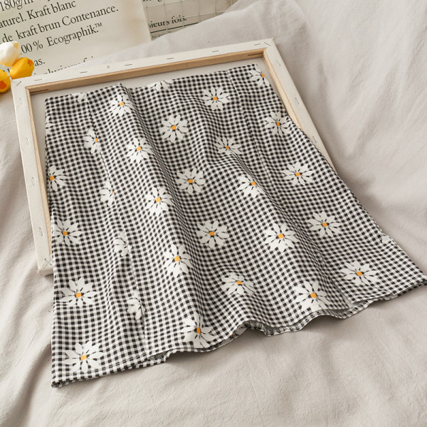 Rūtaini sieviešu īsi svārki ar augstu vidukli un šķēlumu