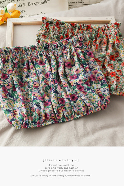 Retro naiste lillemustriga rinnahoidja