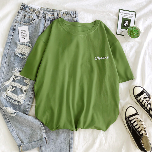 Tricou de damă de ultimă generație cu inscripție și decolteu oval