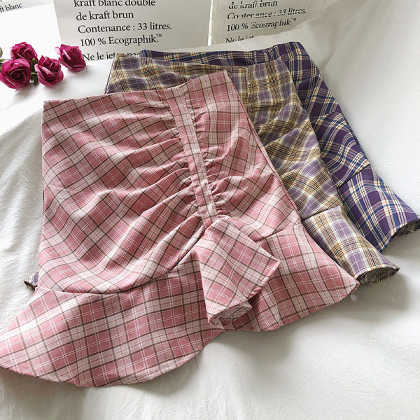 Kõrge vöökoha ja A-joonega ruuduline naiste lühike seelik