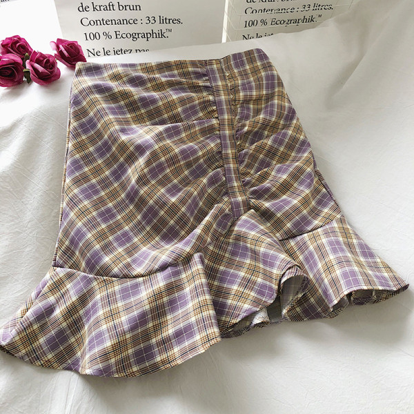 Kõrge vöökoha ja A-joonega ruuduline naiste lühike seelik