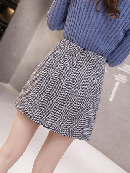 Fusta dama in carouri cu inchidere laterala