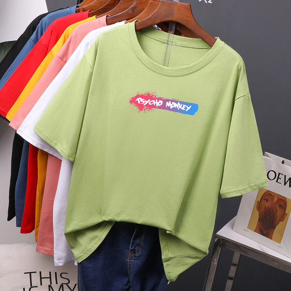 Női póló ovális nyakkivágással, színes felirattal