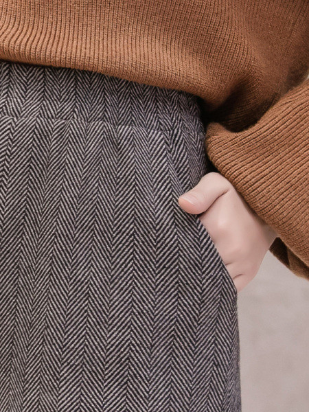 Sieviešu rudens šorti ar elastīgu jostasvietu