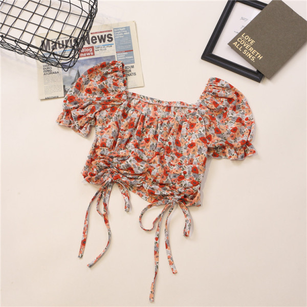 Női rövid ing négyzet alakú nyakkivágással és virágmotívumokkal