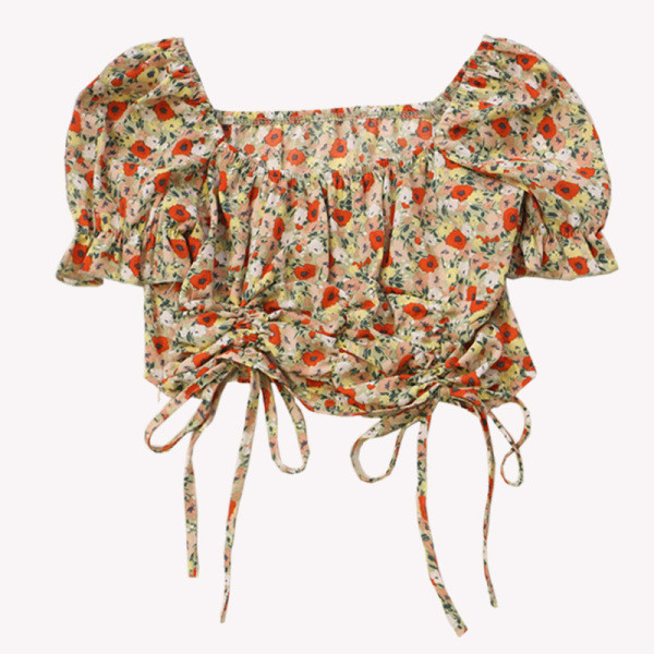 Női rövid ing négyzet alakú nyakkivágással és virágmotívumokkal