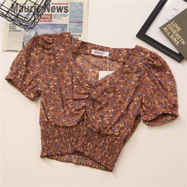 Cămașă de damă cu decolteu în V și mâneci scurte