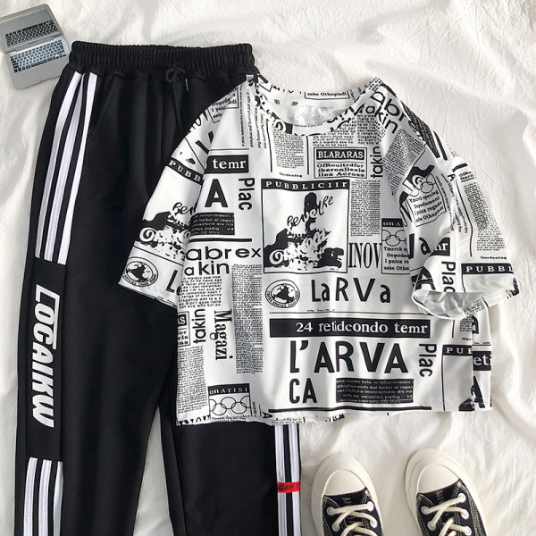 Modern női póló fekete-fehér feliratokkal