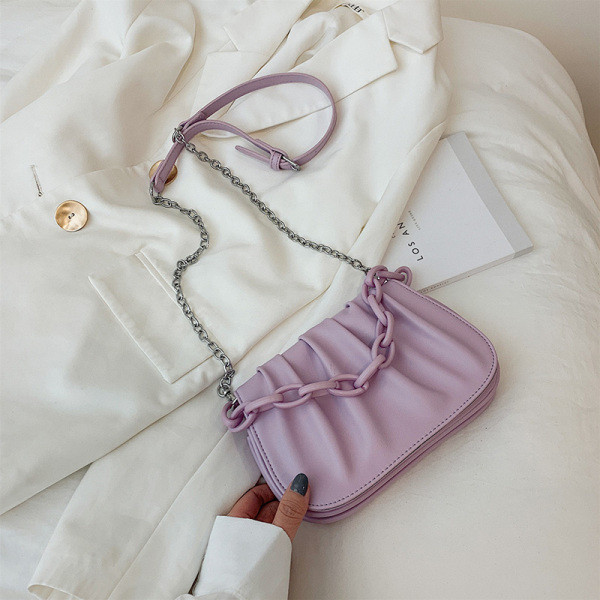 Geanta de dama moderna cu maner si lant metalic