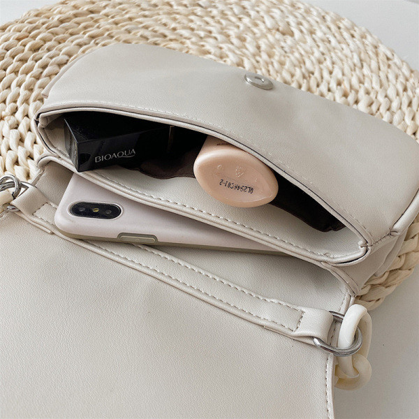 Geanta de dama moderna cu maner si lant metalic