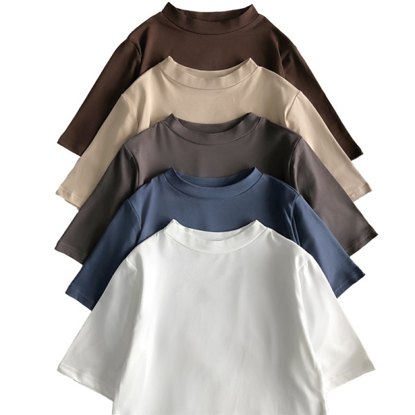 Sima modell női póló ovális nyakkivágással és rövid ujjal