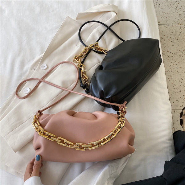 Moderna sieviešu soma ar ķēdīti un garu rokturi