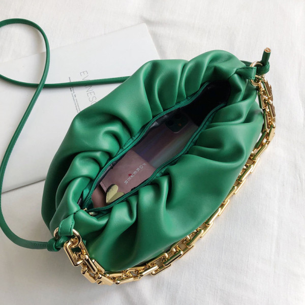 Moderna sieviešu soma ar ķēdīti un garu rokturi