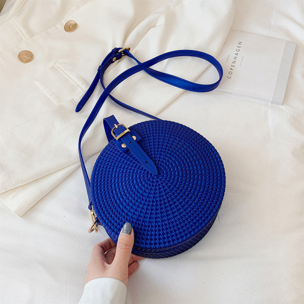 Kaasaegne naiste ümarkott pika sanga ja metallelemendiga