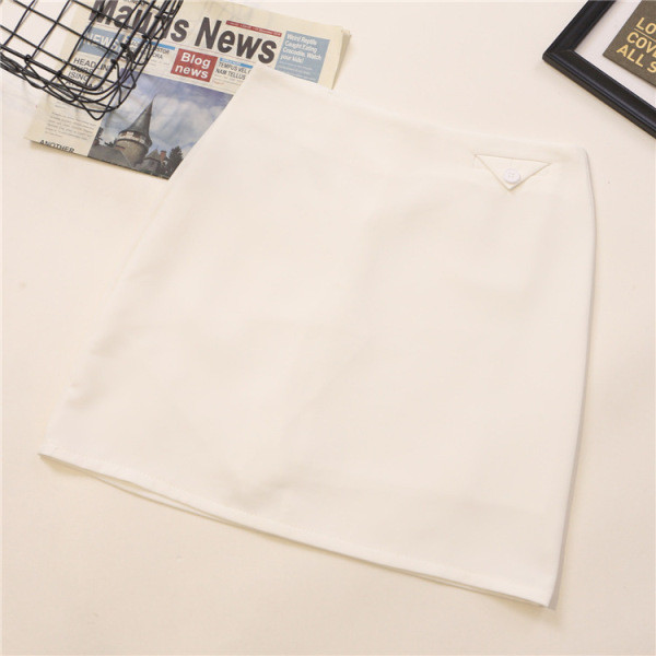 Fusta scurta de dama cu nasture si linie A