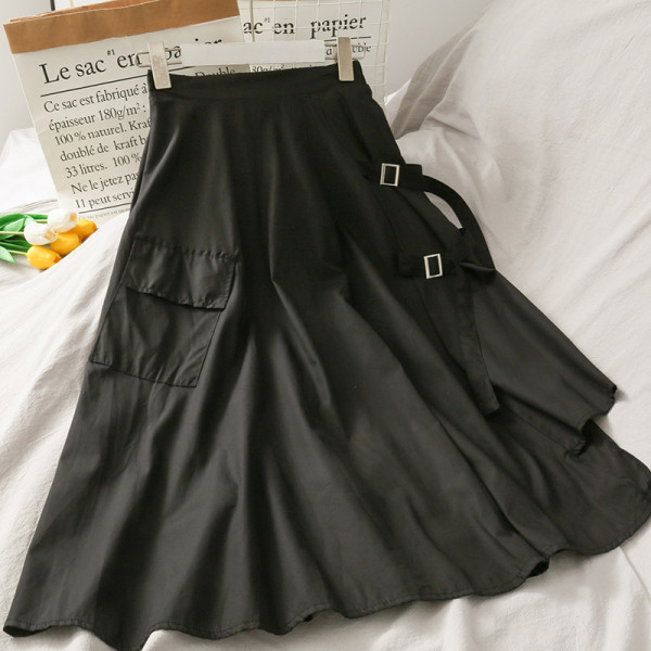 Hosszú női szoknya magas derékkal és csatokkal