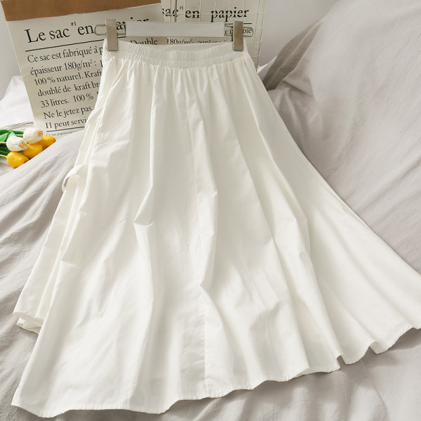 Hosszú női szoknya magas derékkal és csatokkal