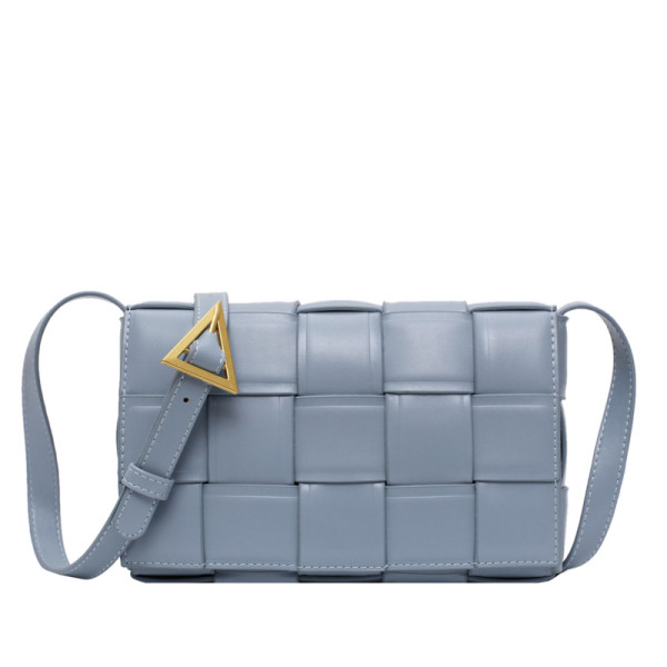 Stilīga sieviešu plecu soma ar metāla elementu