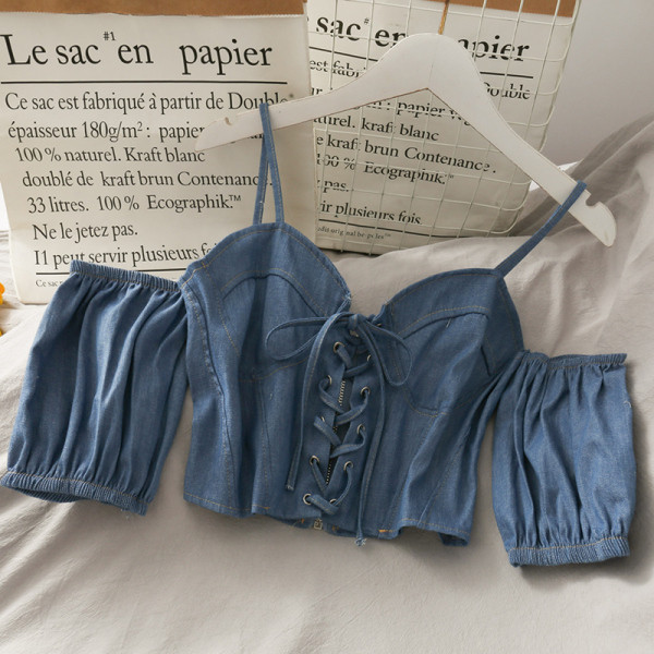 Bluză de damă modernă cu mâneci căzute și cravate