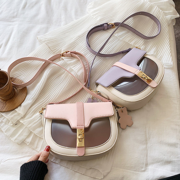 Eko bőrből és fém elemből készült alkalmi női táska