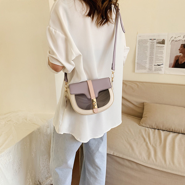 Eko bőrből és fém elemből készült alkalmi női táska