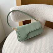 Moderna sieviešu plecu soma ar īsu rokturi