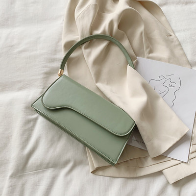 Moderna sieviešu plecu soma ar īsu rokturi